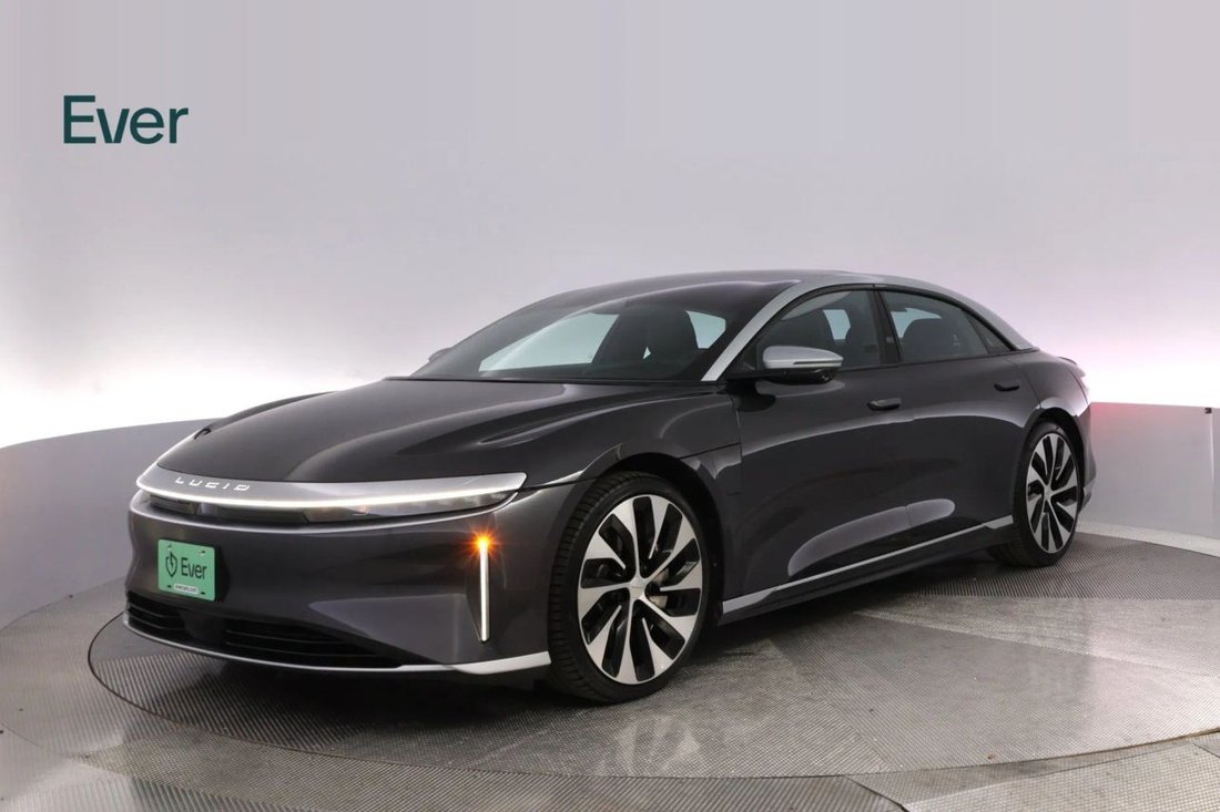 Sedan in San Francisco, CA, United States 2 - 18693809