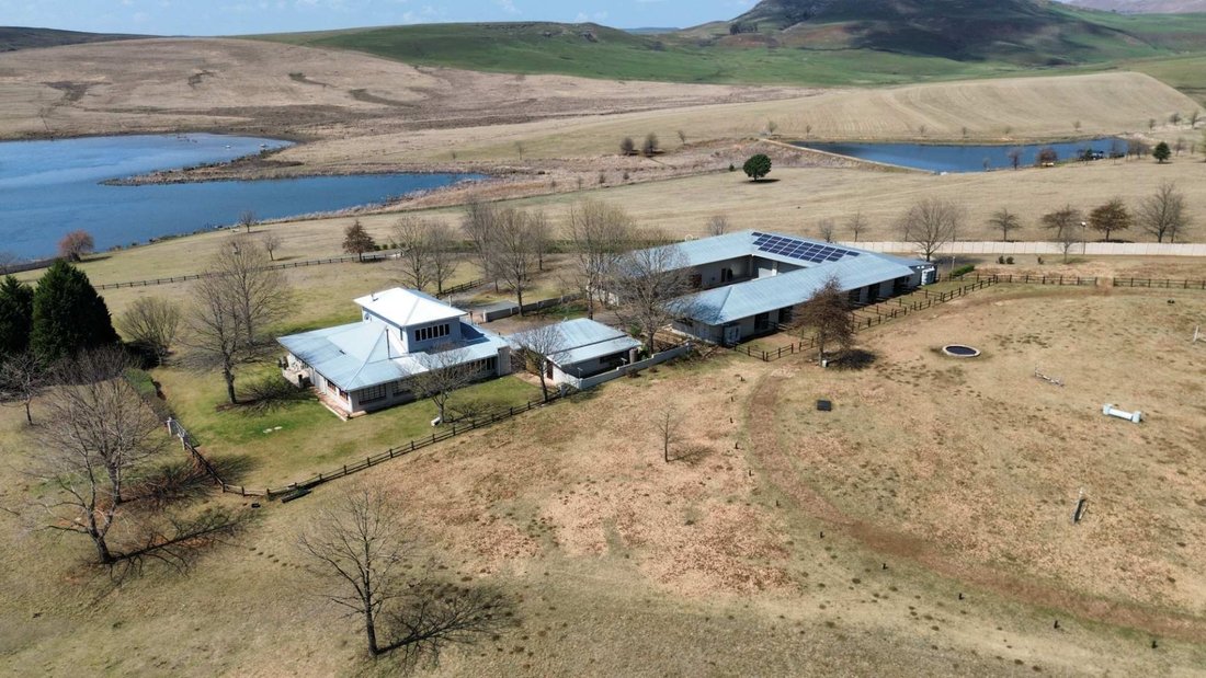 Farm Ranch in Nottingham Road, KwaZulu-Natal, South Africa 3 - 18896040