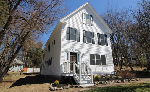 House in Millbury, Massachusetts, United States 1