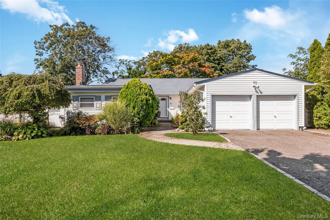 House in Old Bethpage, New York, United States 1 - 18895706