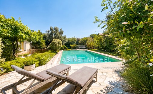 Villa in Nord, Roquefort-les-Pins, France 1