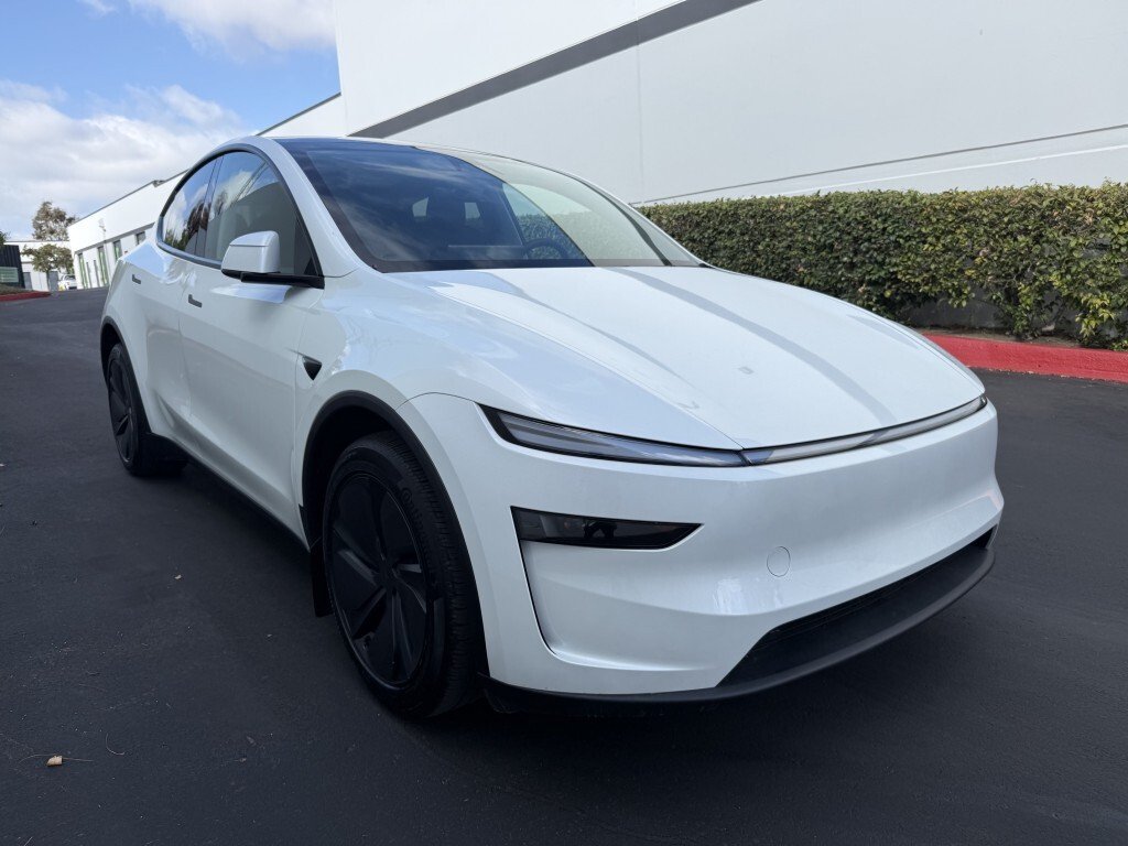 Tesla Model Y in San Diego, CA, United States 2 - 18899075