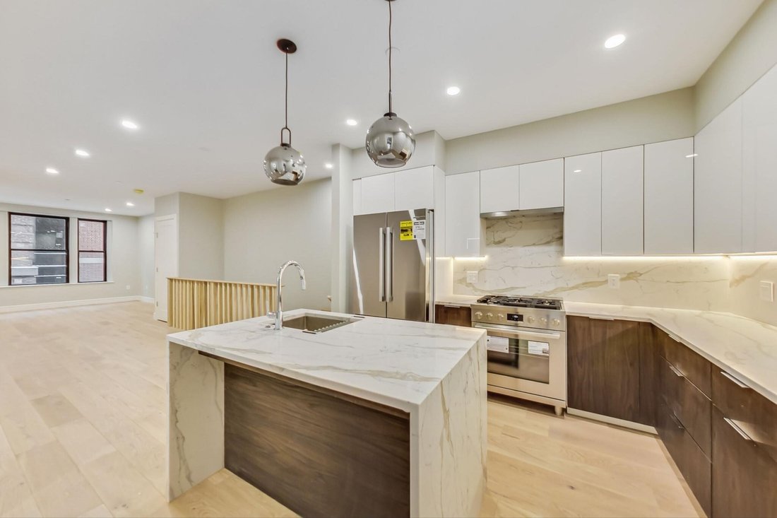 Condo in Boston, Massachusetts, United States 1 - 18896316