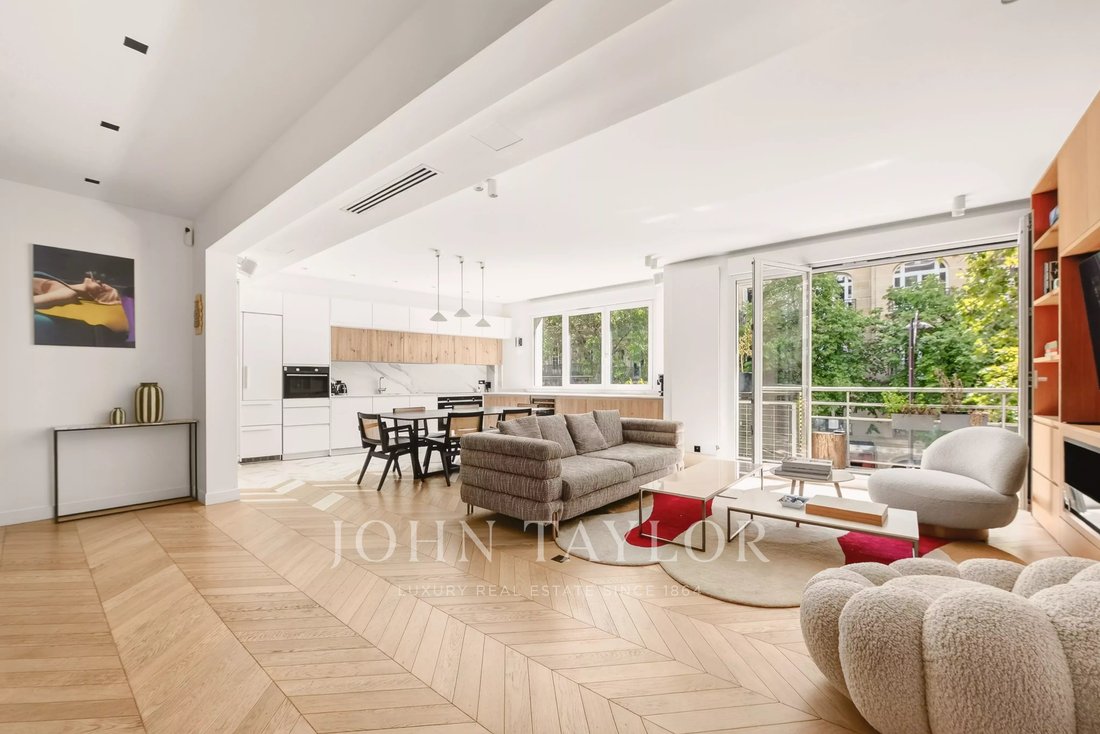 Apartment in Chaillot, Paris 16e Arrondissement, Paris 1 - 18901470