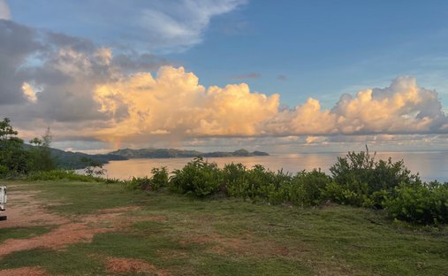 Land in Grand Anse Village, Grand Anse, Seychellen 1