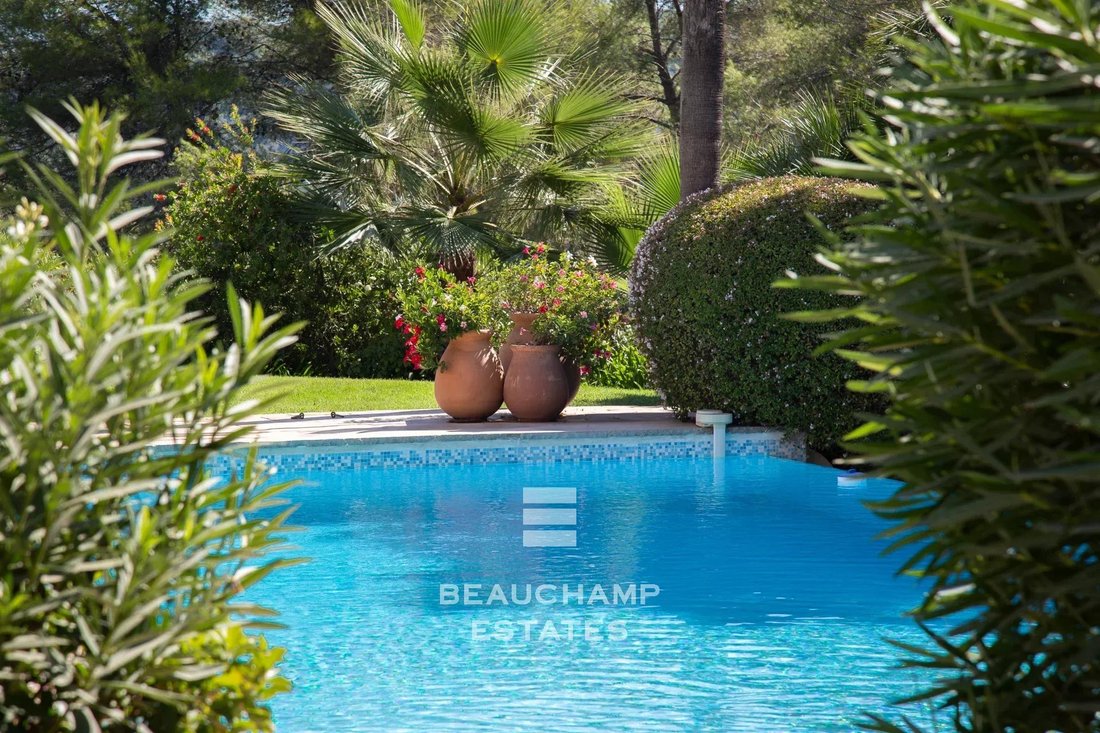 Villa in Mougins, Provence-Alpes-Côte d'Azur, France 2 - 18831110