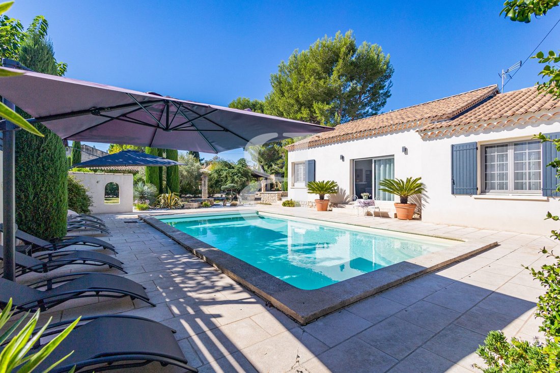 Villa in Saint-Rémy-de-Provence, Provence-Alpes-Côte d'Azur, France 2 - 18902483