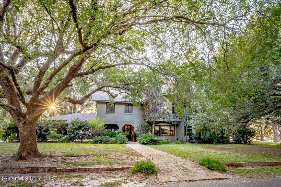 House in Pascagoula, Mississippi, United States 1 - 18895743