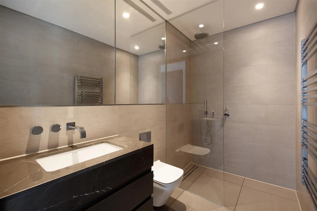 Apartment in EC2, England 5 - 16734623