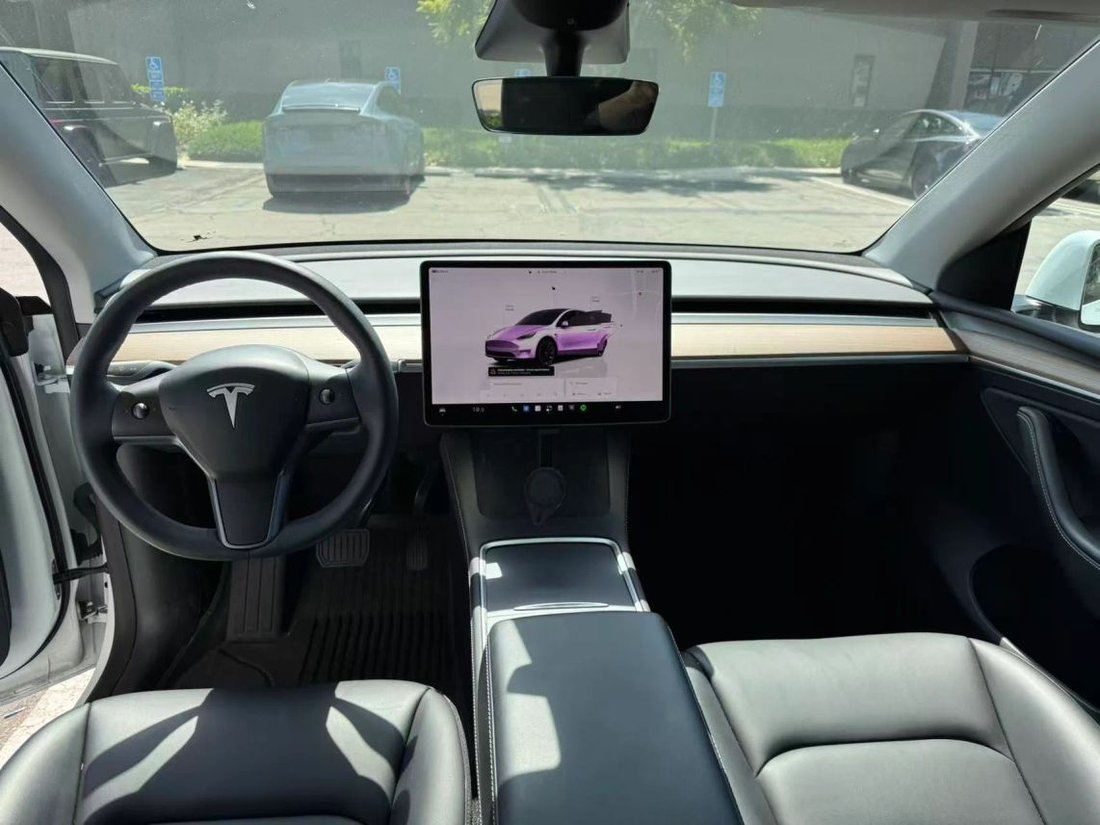 Suv in Costa Mesa, CA, United States 5 - 18901816