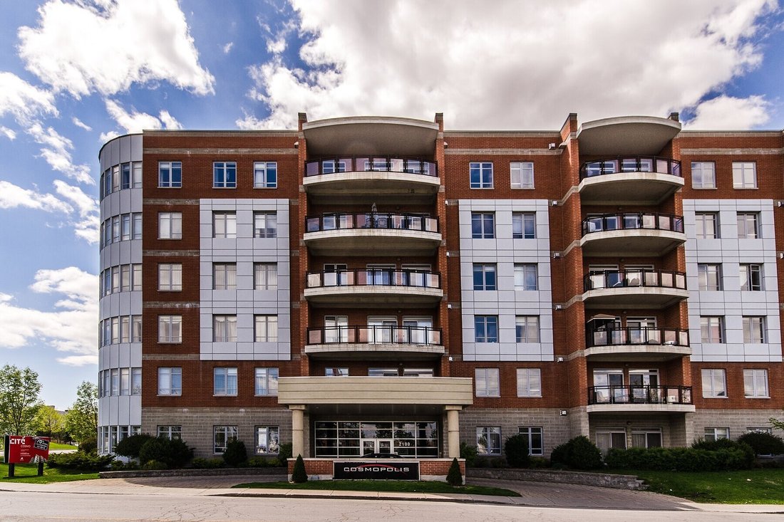 Condominio a Laval, Québec, Canada 1 - 18902144