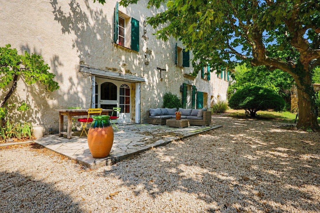 Casa de Campo en La Roquebrussanne, Provenza-Alpes-Costa Azul, Francia 1 - 18151456