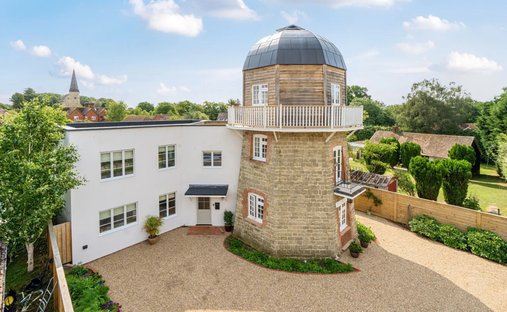 House in Wisborough Green, England 1