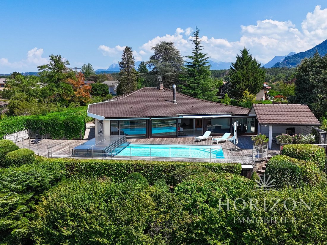Villa in Armoy, Auvergne-Rhône-Alpes, France 1 - 16577708