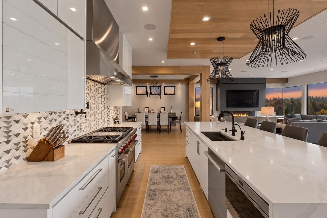 House in Surrey, British Columbia, Canada 5 - 18902340