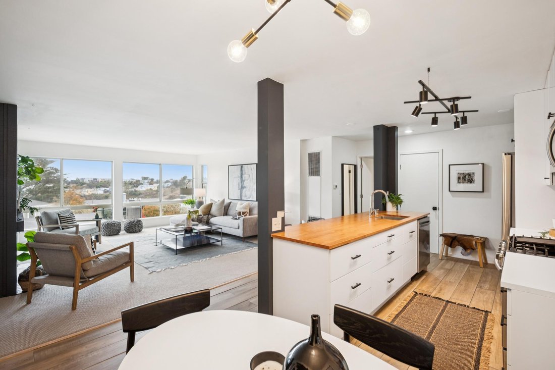 Condo in San Francisco, California, United States 4 - 18902458