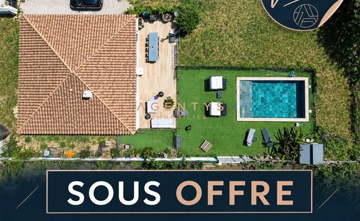 Villa in Saint-Chamas, Provence-Alpes-Côte d'Azur, France 1
