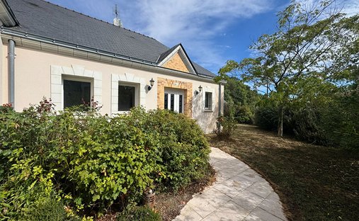 Villa in Saint-Jean-de-Linières, Saint-Léger-de-Linières, Frankreich 1