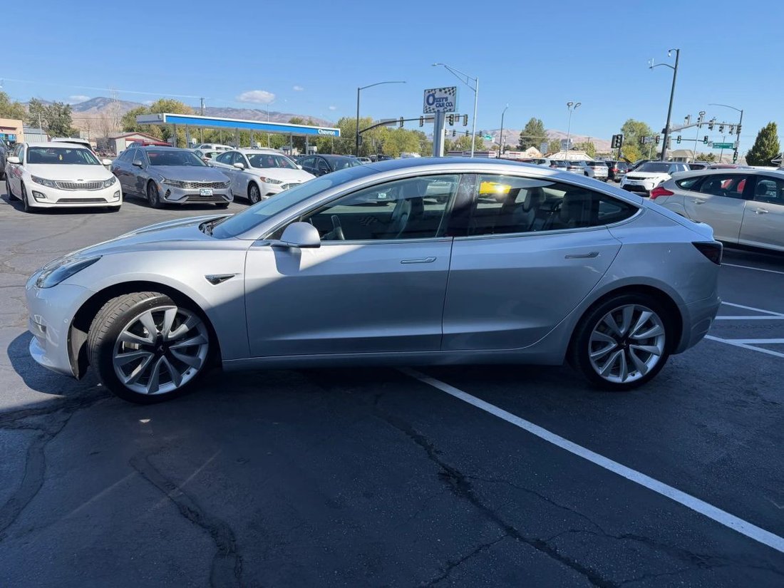 Sedan in Garden City, ID, United States 5 - 18901784