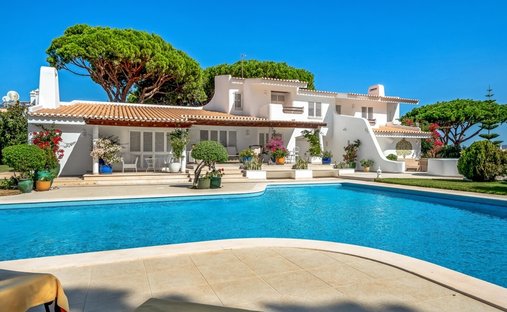 House in Olhos de Agua, Algarve, Portugal 1