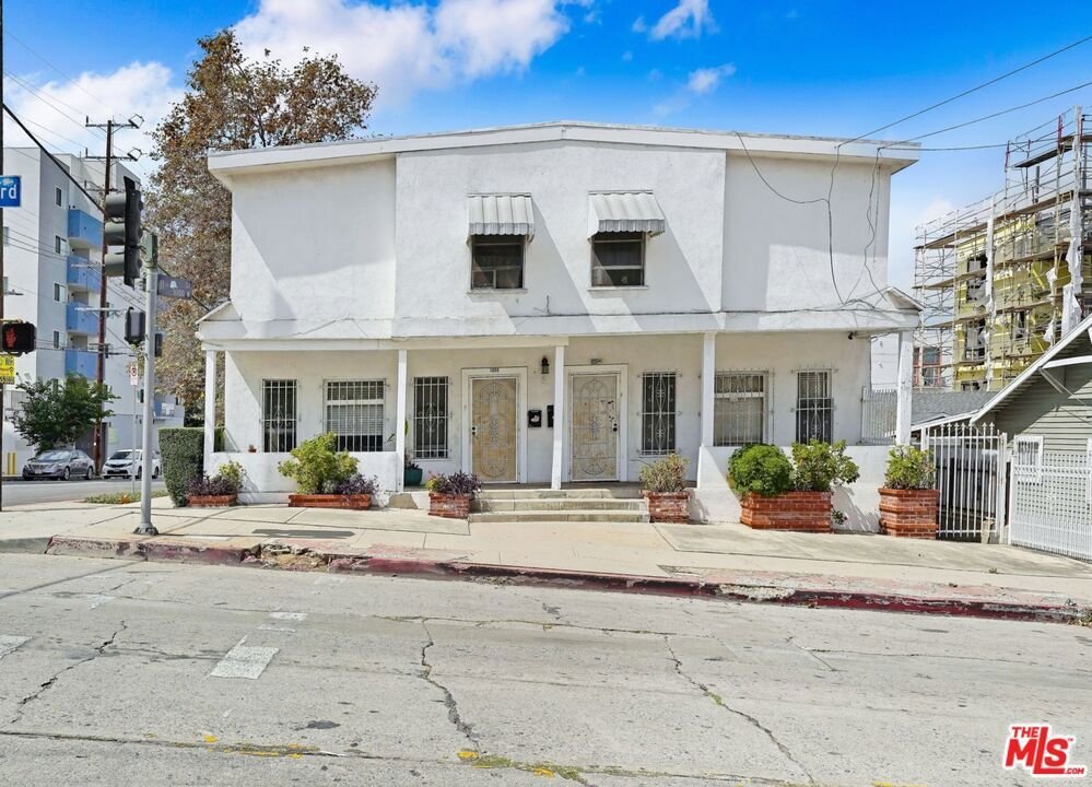 Los Angeles, California, United States 1 - 18899463