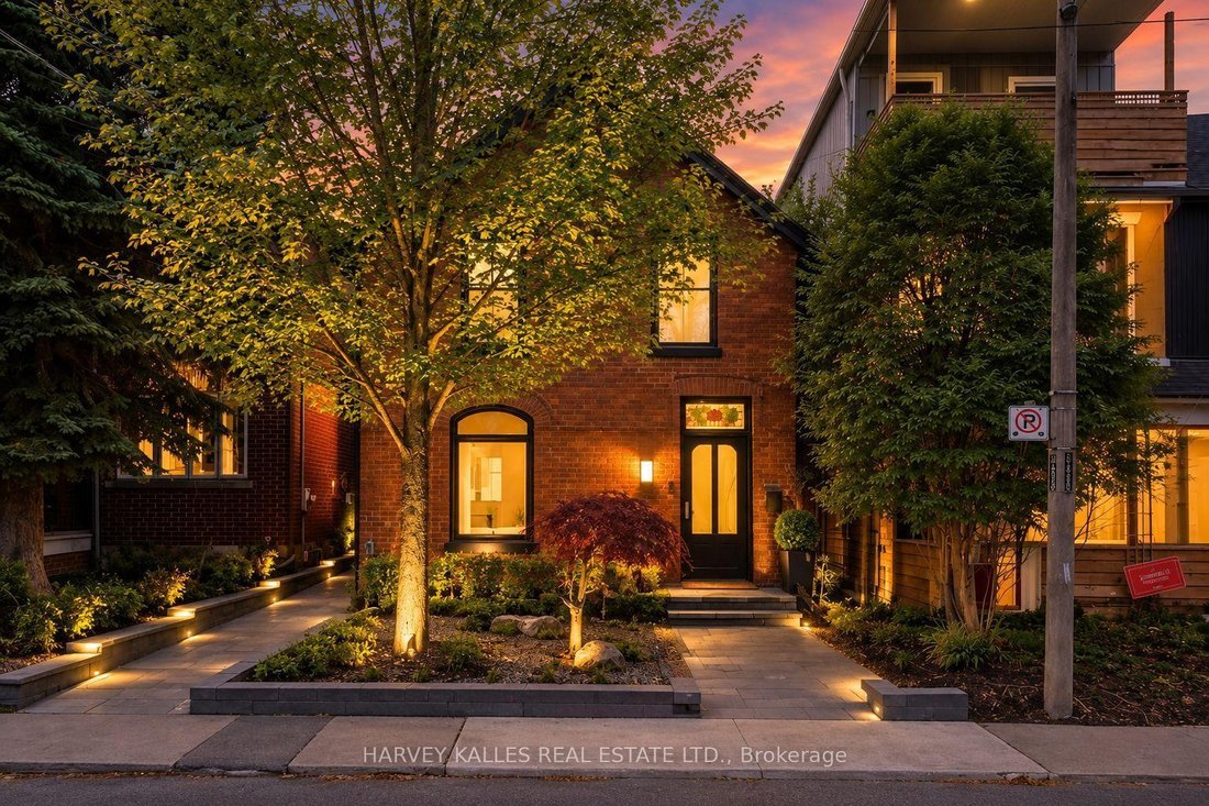 House in Toronto, Ontario, Canada 1 - 18902132