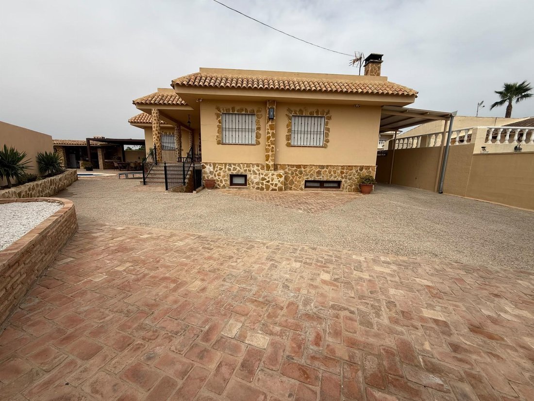 Chalet in Orihuela, Valencian Community, Spain 3 - 18895969