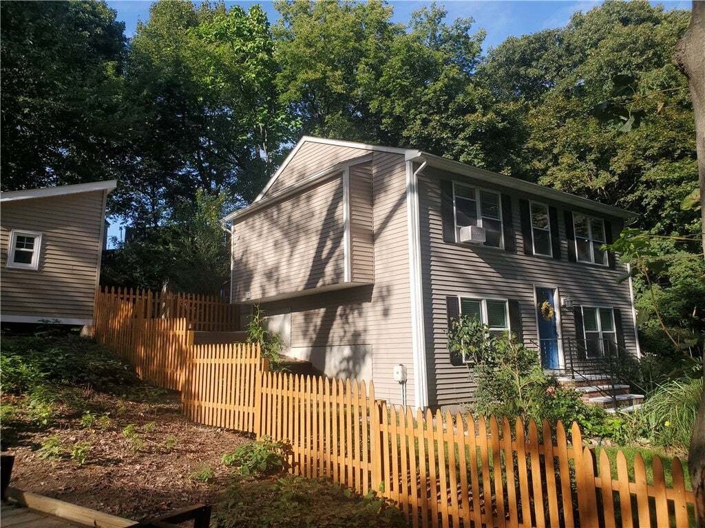 House in Warwick, Rhode Island, United States 4 - 18898788