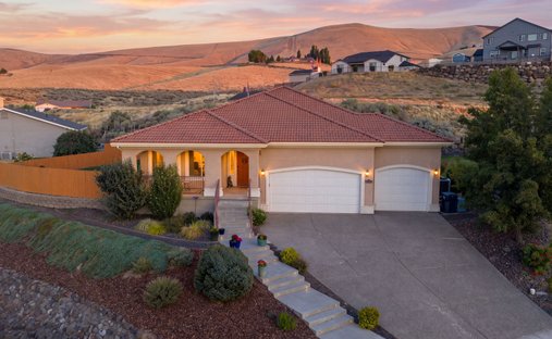 House in Prosser, Washington, United States 1