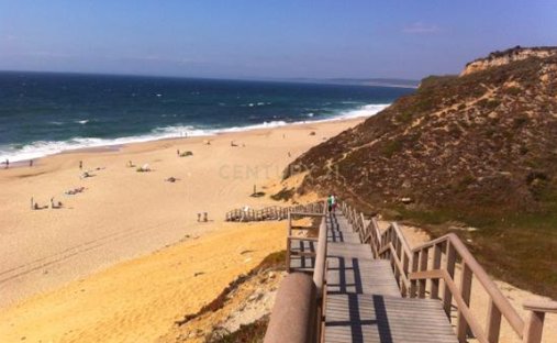 Land in Sesimbra (Castelo), Setubal, Portugal 1