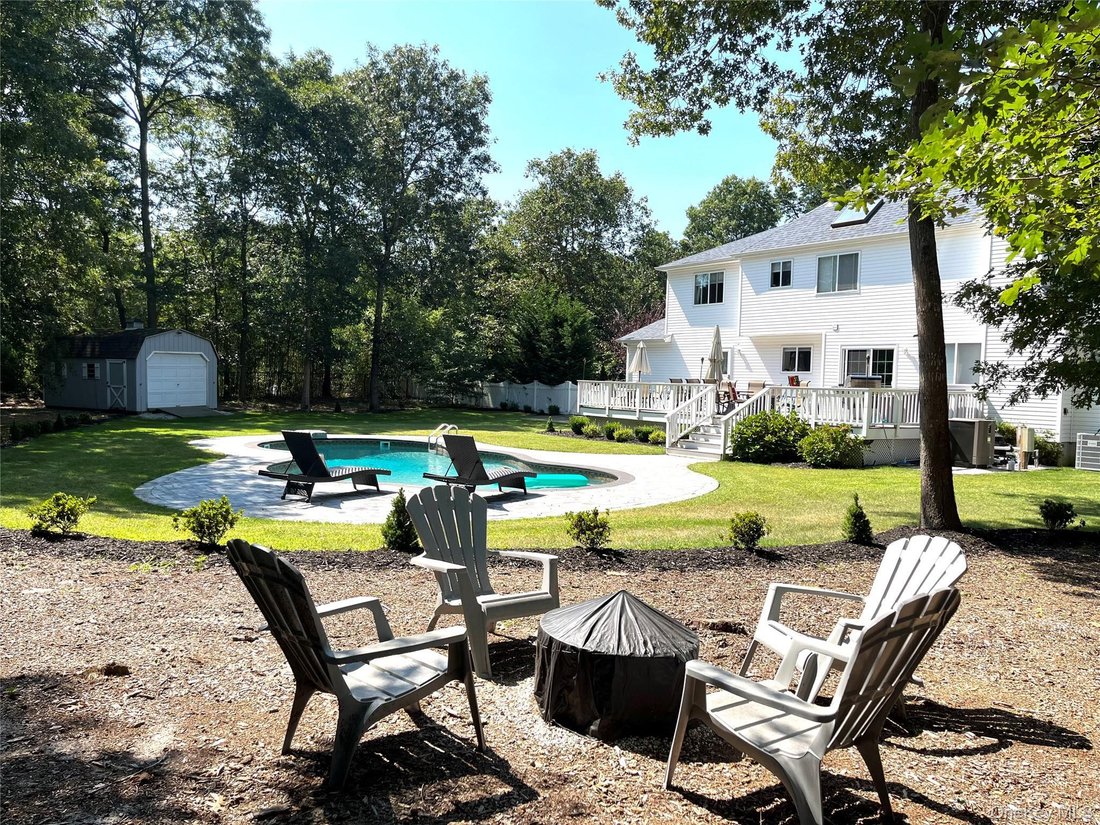 Casa en Manorville, Nueva York, Estados Unidos 3 - 17953798