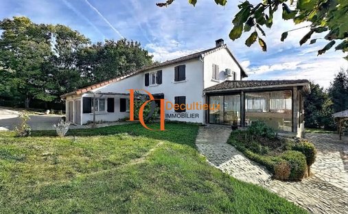 Villa in Millery, Auvergne-Rhone-Alpen, Frankreich 1