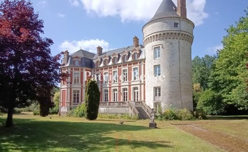 Castle in Saint-Martin-d'Hardinghem, Hauts-de-France, France 1