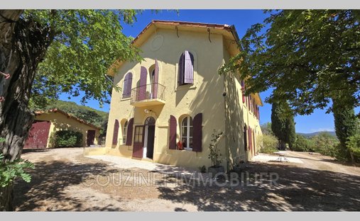 Villa in Centre Ville, Le Beausset, France 1