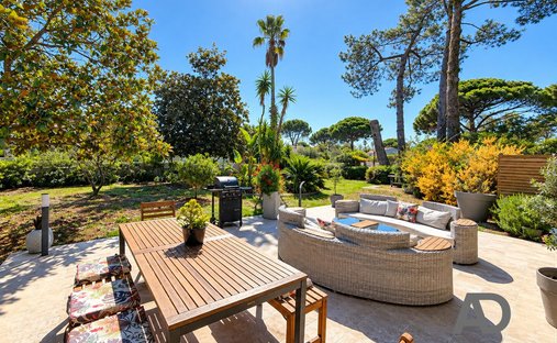 Villa à Ouest et Sud, Borgo, France 1