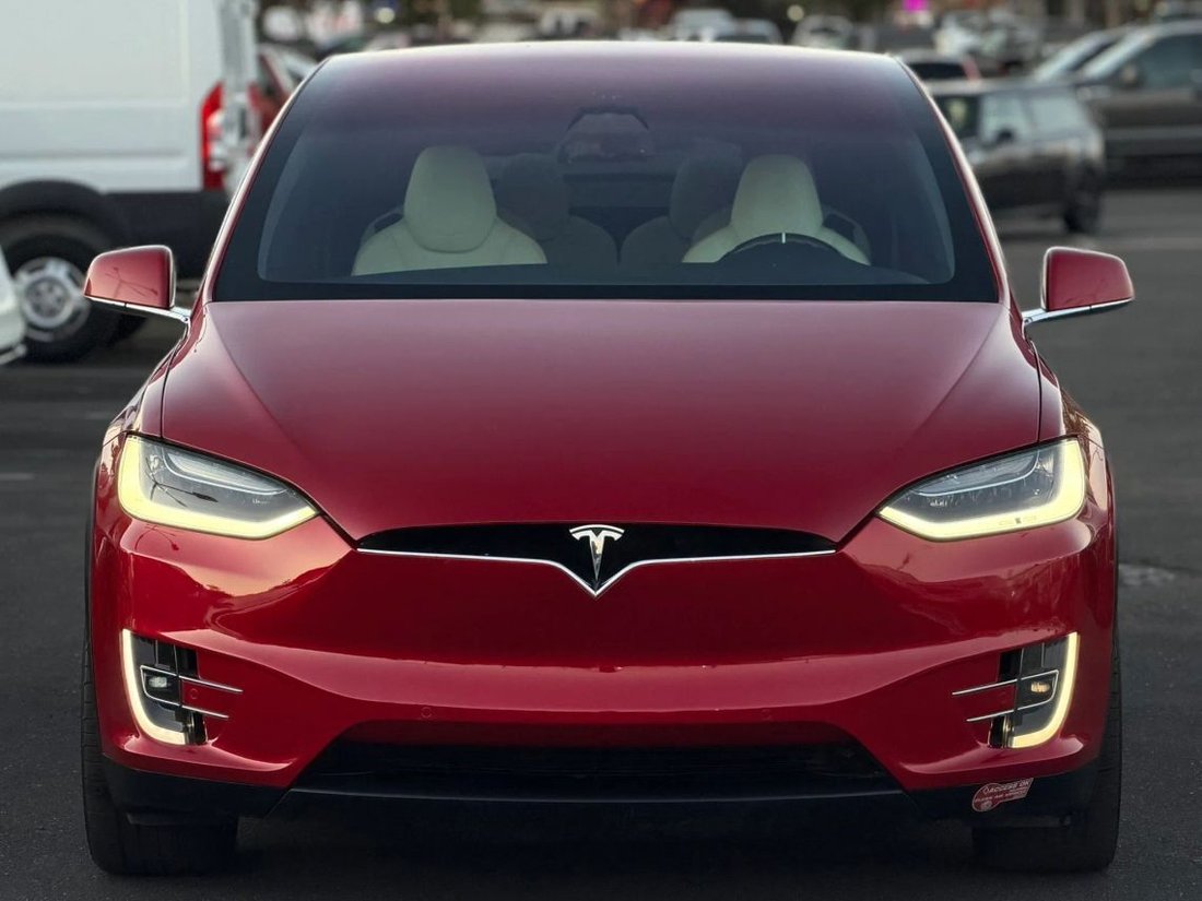 Suv in Sacramento, CA, United States 5 - 18898126