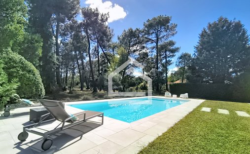House in France-L'Alouette-Jean Bart, Pessac, France 1