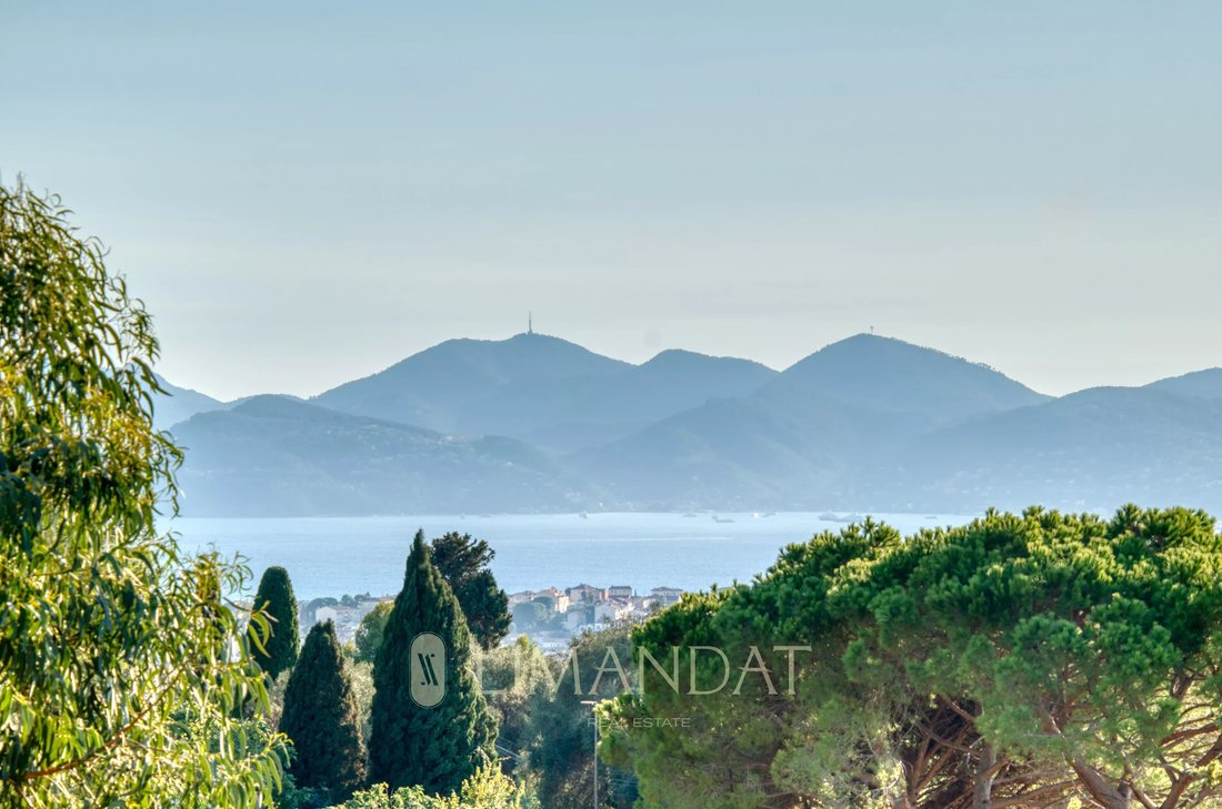 Villa in Cannes, Provence-Alpes-Côte d'Azur, France 2 - 18901224