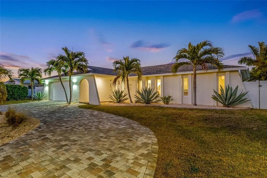 House in Madeira Beach, Florida, United States 1 - 18902188
