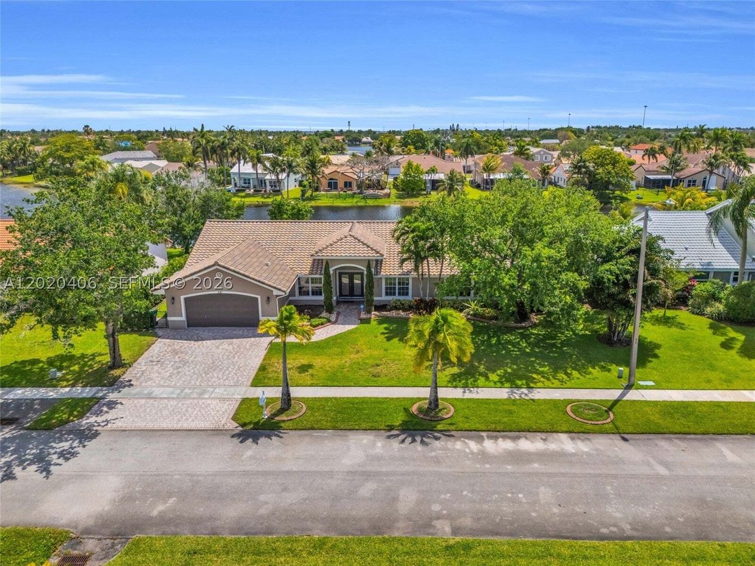 House in Miramar, Florida, United States 5 - 17940696