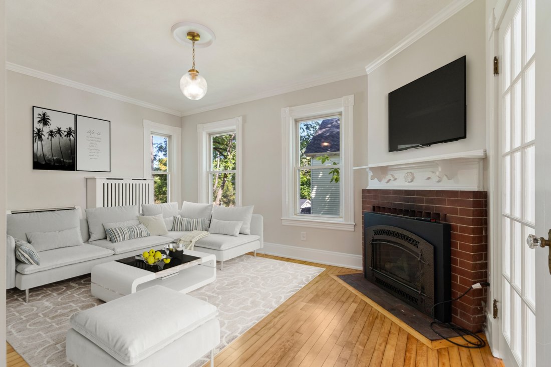 House in Chelmsford, Massachusetts, United States 1 - 18895336