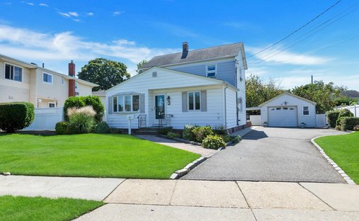 House in Hicksville, New York, United States 1