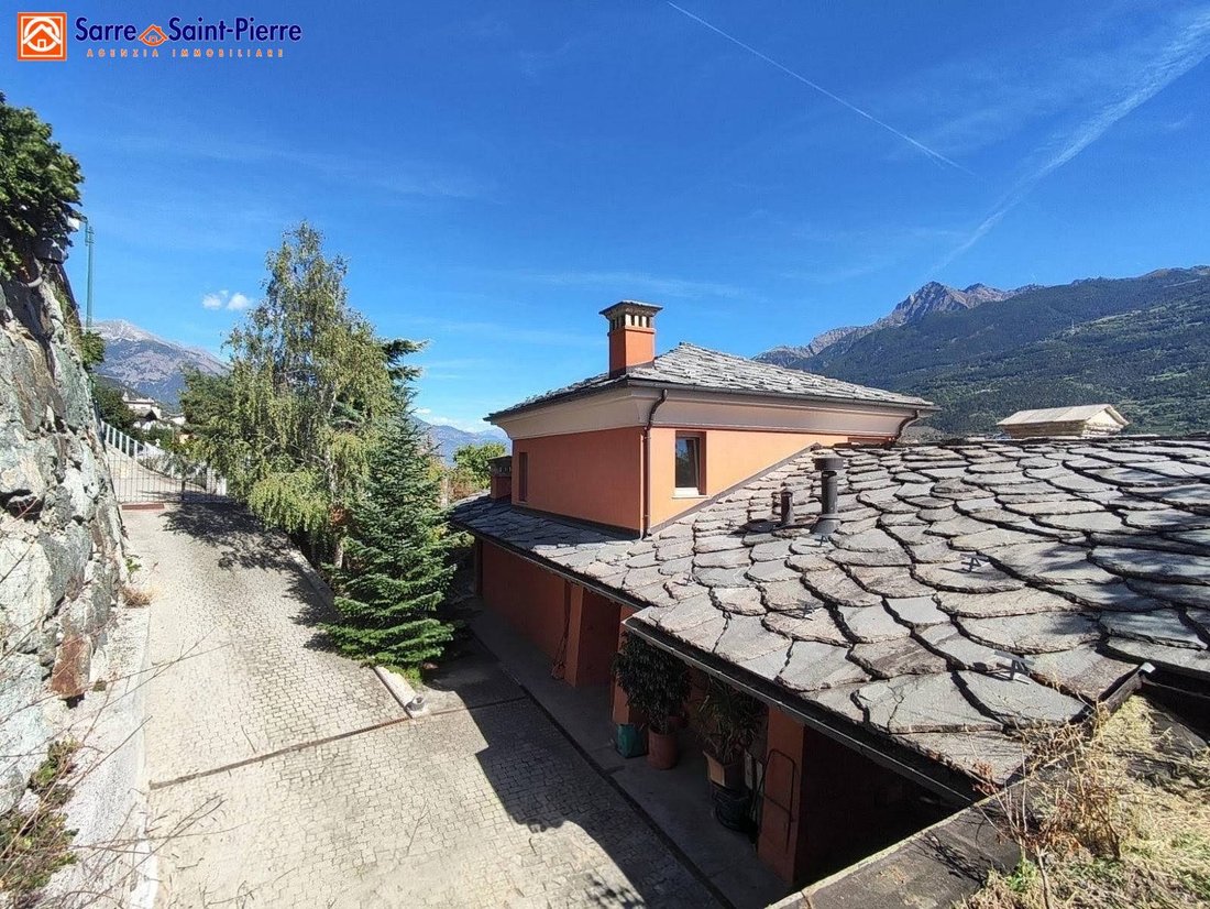 Villa in Sarre, Aosta Valley / Vallée d'Aoste, Italy 2 - 18902074