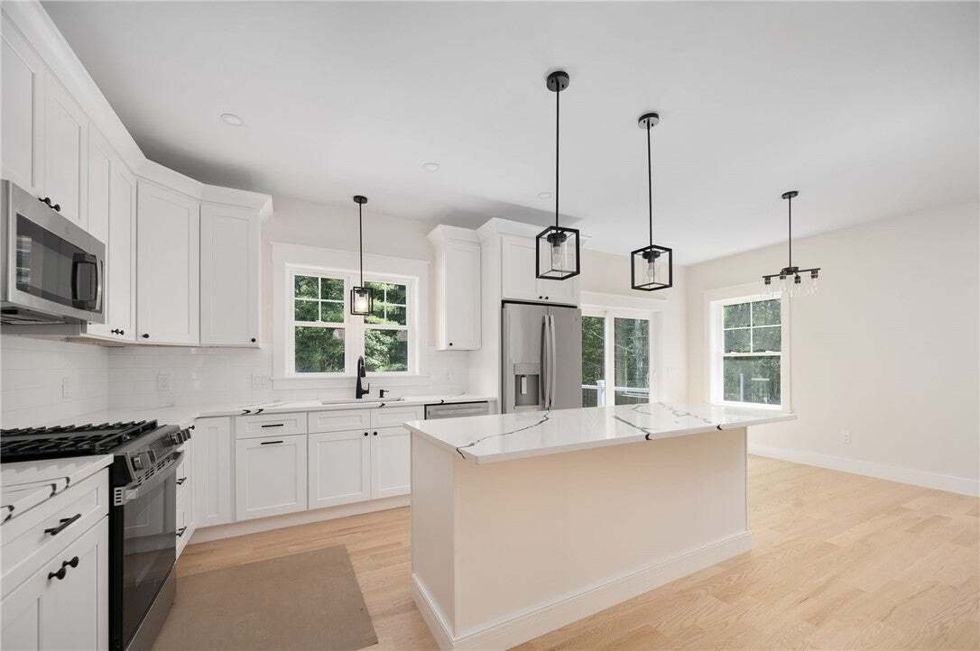 House in Coventry, Rhode Island, United States 5 - 18898781