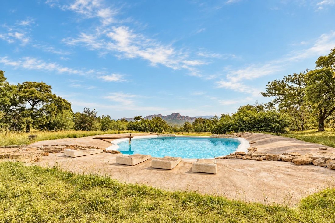 Estate in Basse Suane-Les Virgiles, Sainte-Maxime, France 1 - 18252092