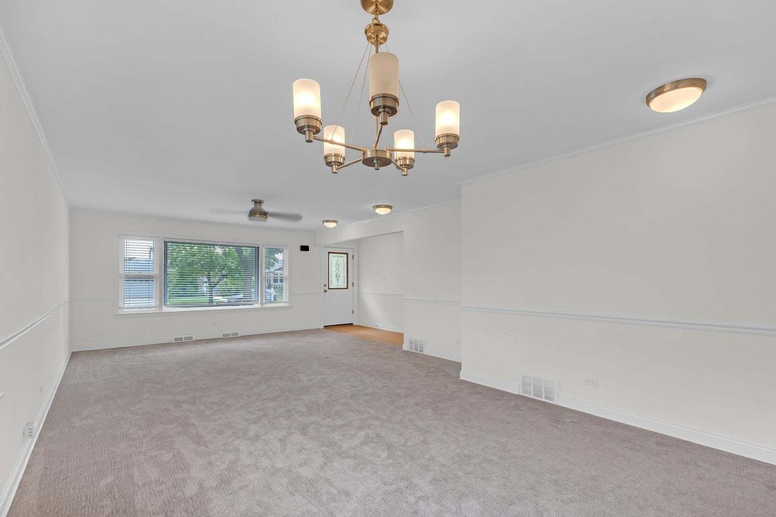 House in Skokie, Illinois, United States 5 - 18900456