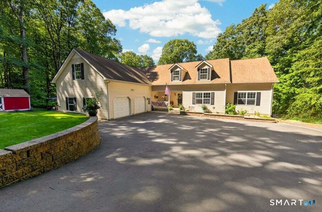 House in Seymour, Connecticut, United States 2 - 18896039