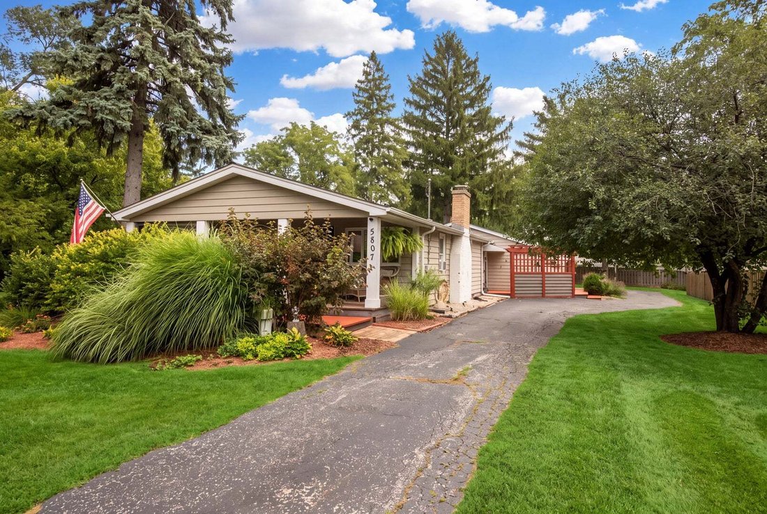 House in Downers Grove, Illinois, United States 2 - 18900435