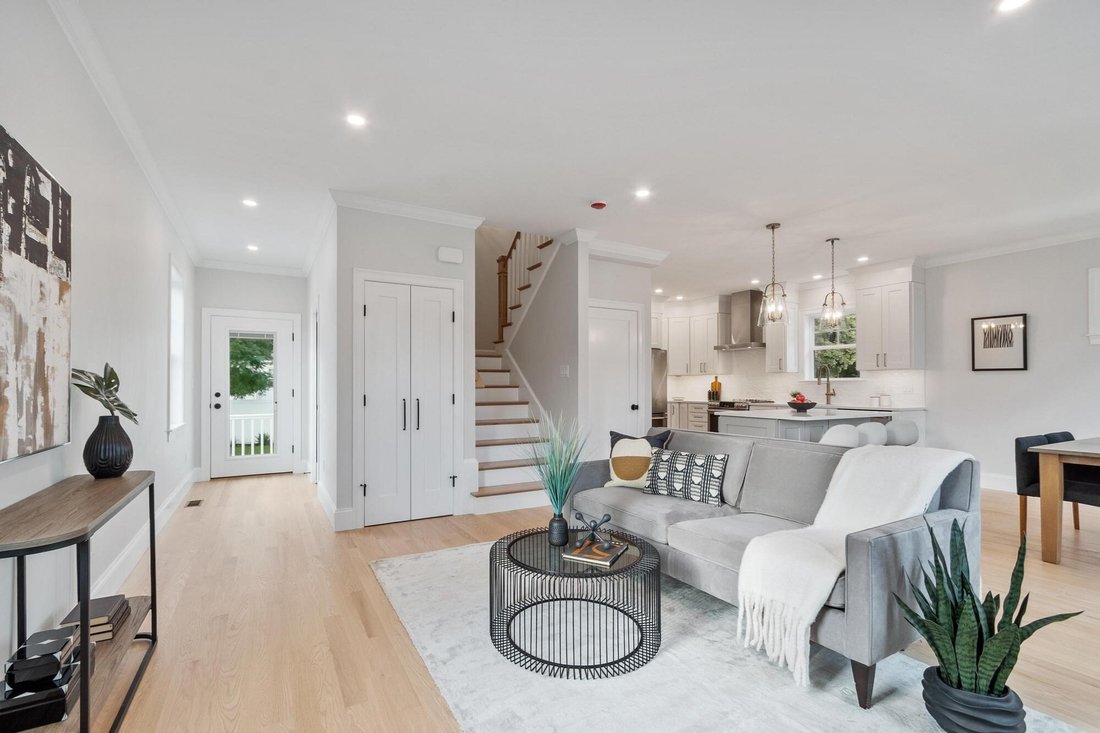Townhouse in Watertown, Massachusetts, United States 2 - 18898336
