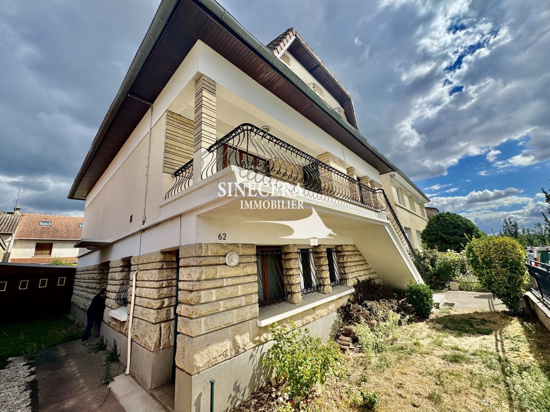 House in Ormesson-sur-Marne, Ile-de-France, France 1 - 18902577